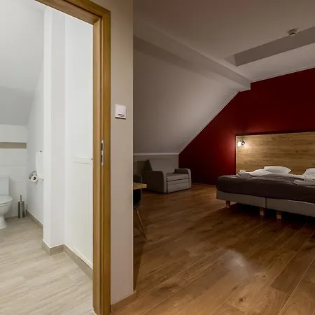 ホテル Vinnica ヴィエリチカ